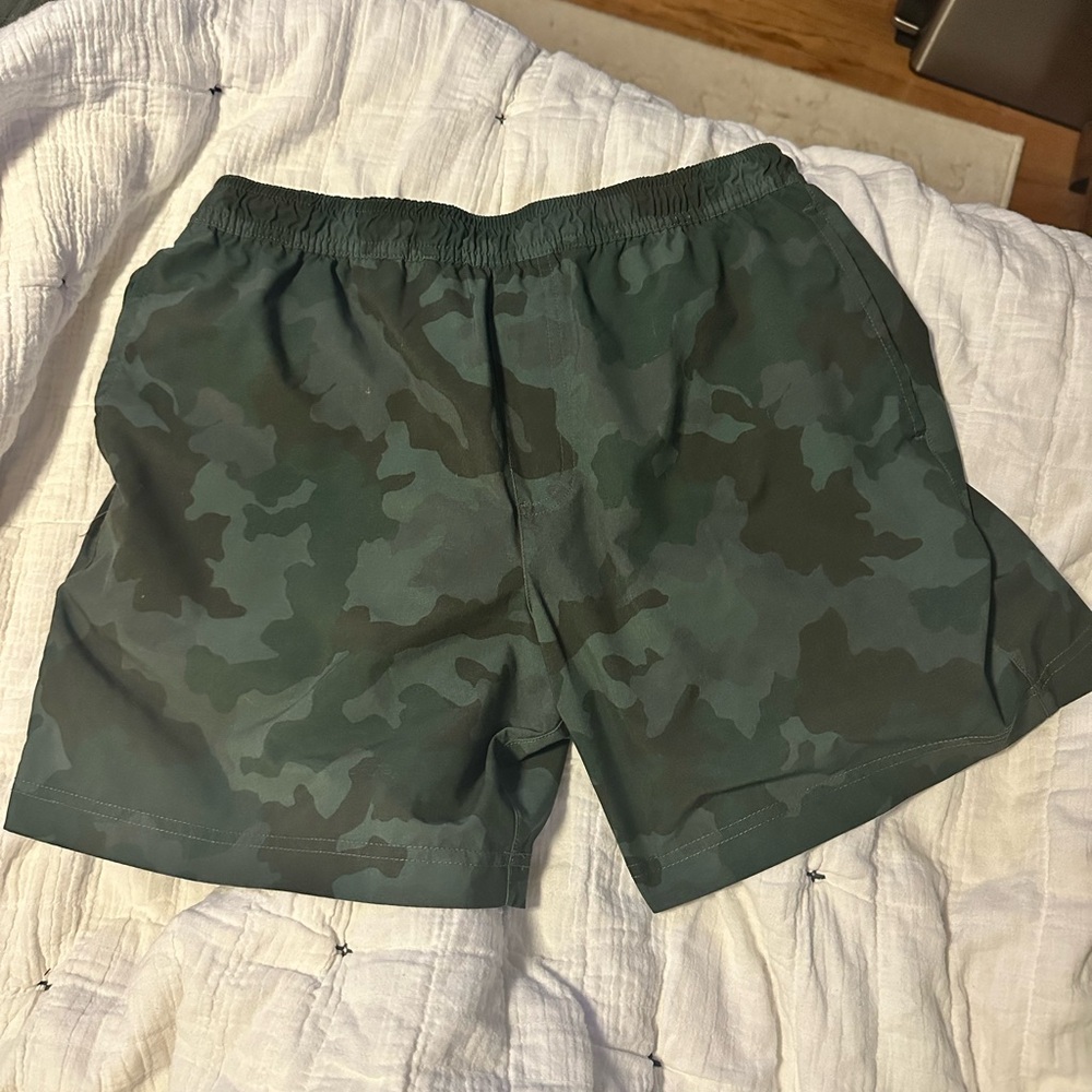 Chubbies Green Camo Sport Shorts 5.5 inch lined - M